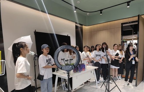 电子商务专业可以直播吗