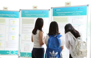 大专女生电子商务专业吗